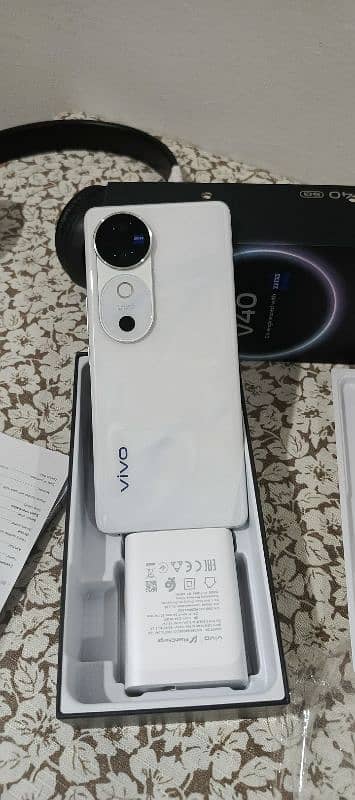 vivo v40 5G V23 5G 1