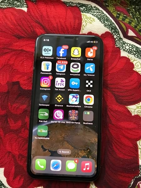 iphone XS gold 64gb not a single scratch 2