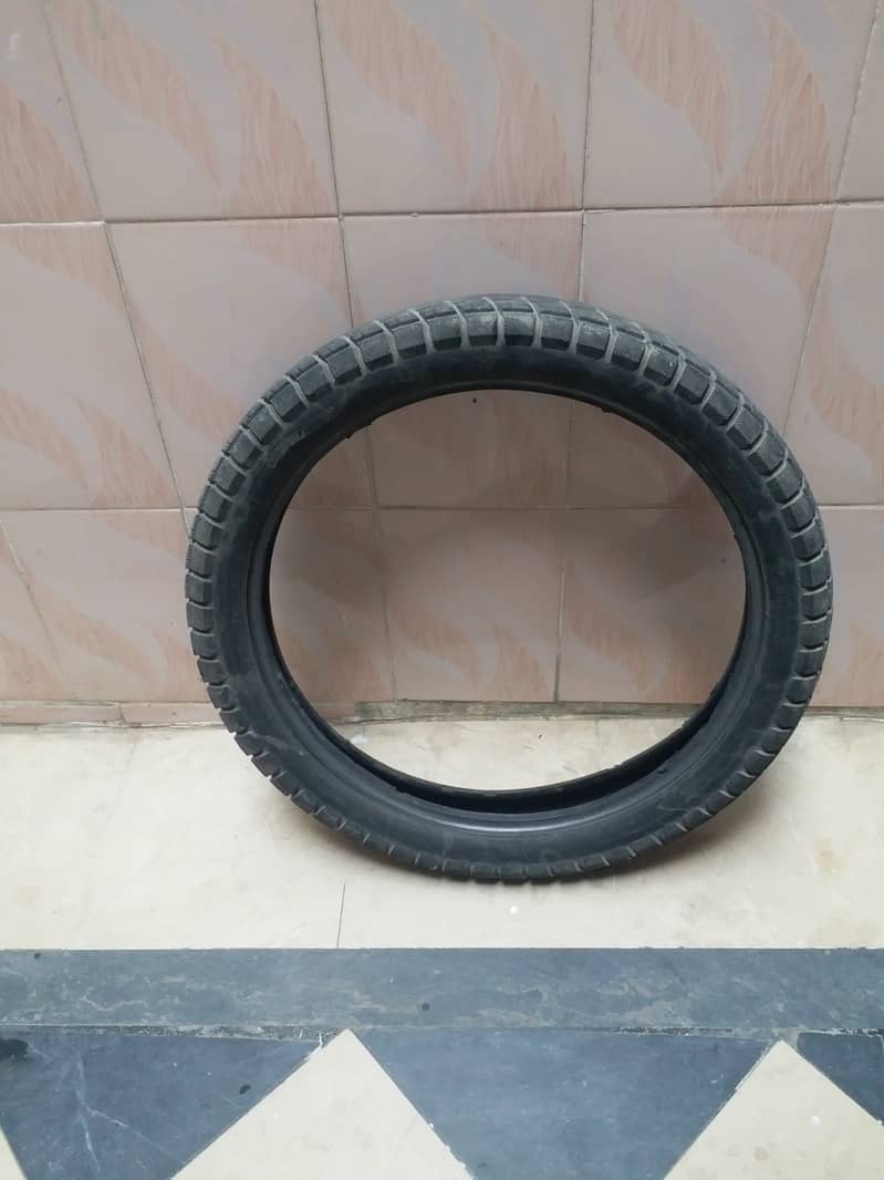 Suzuki GS 150 Panther tyre 0