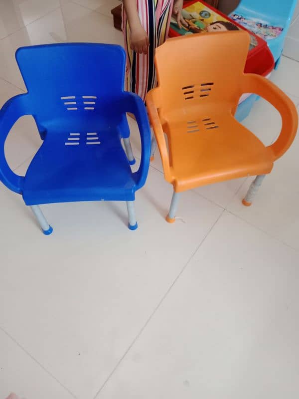 kids table and chairs 1