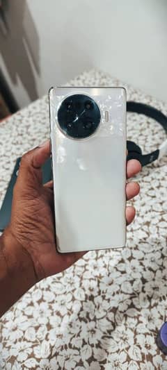 Tecno Spark  20 pro plus Camon 20