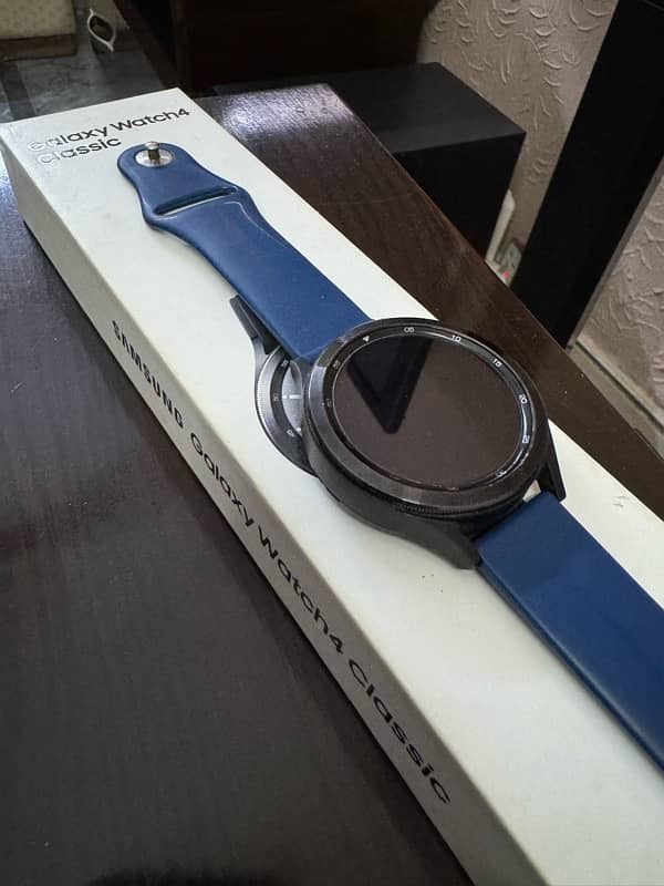 Samsung Galaxy Watch 4 Classic with box and 4 straps 1