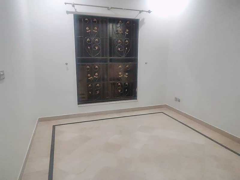 7.5 Marla Upper Portion For Rent In F2 Johar Town 3