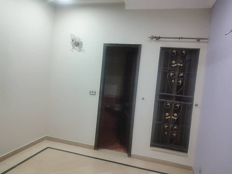 7.5 Marla Upper Portion For Rent In F2 Johar Town 8