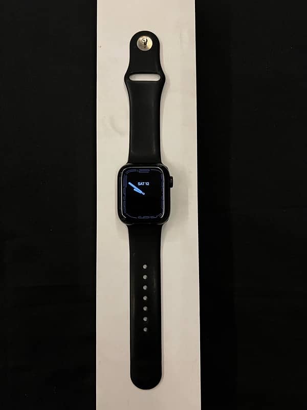 Apple Watch Nike Series 7 GPS + Cellular 41mm Midnight Aluminium 1