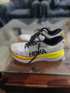 hoka one one size uk 42 (8) good condition made in Vietnam