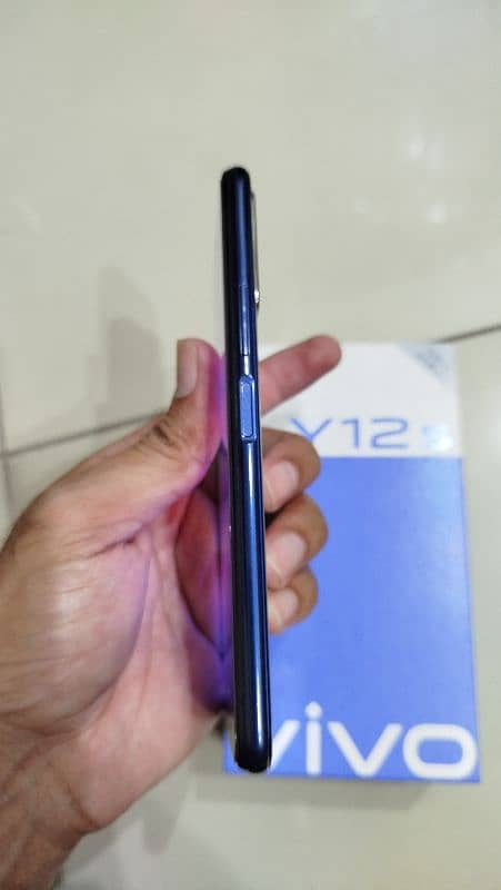 Vivo Y12s 4