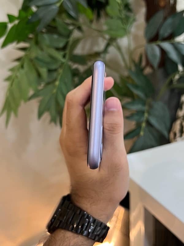 Iphone 11 purple for sale in 10/10 condition. 4