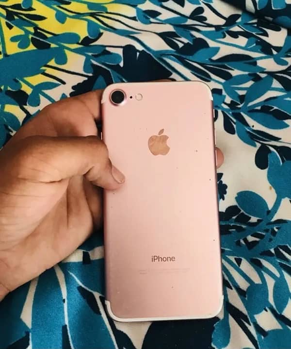 iPhone 7 32gb non (15000rs) 03378347482 1