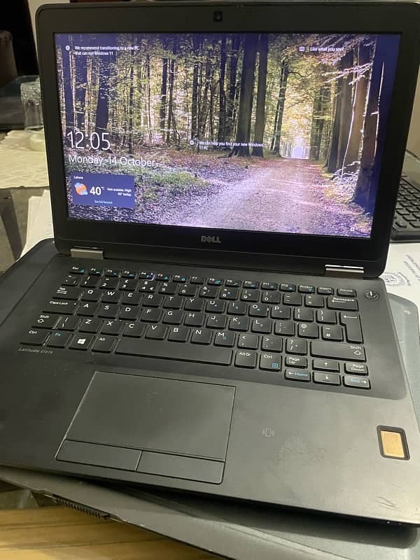 Dell laptop E7270 8/128 SSD 1