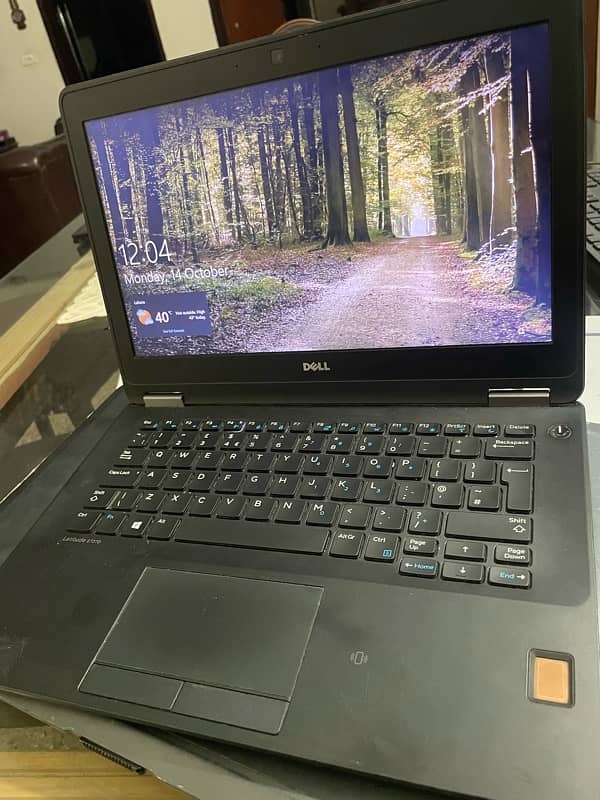 Dell laptop E7270 8/128 SSD 2