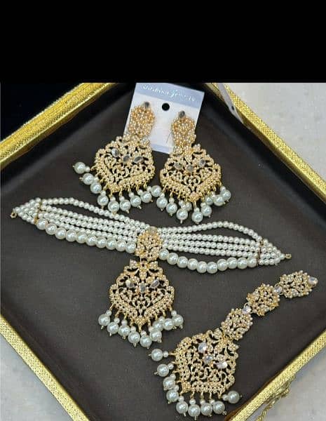 Artificial bridle & causal jewelry sets available 1