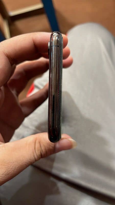 iPhone xs max 64 gb battery health 81 only touch glass change 6