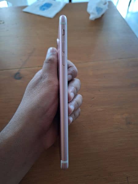 Iphone 7 PLUS PTA Approved 32 GB 4