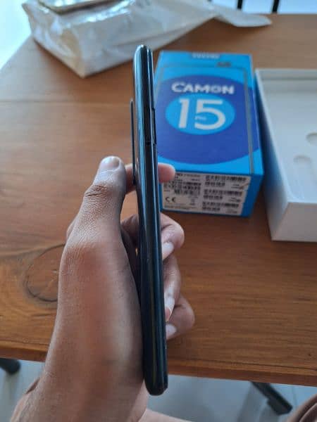 Techno camon 15 pro 6/128 4