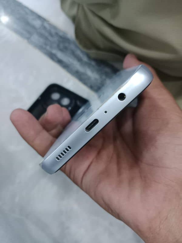 Samsung A05   4/64  brand new he box bhi aur cabel bhi he orignal wala 2