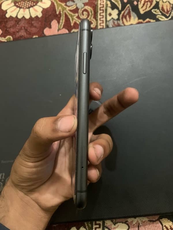 iphone 11 non pta with box 4