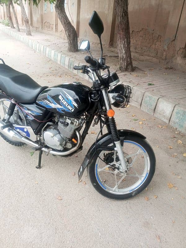 Suzuki GS 150 model 2021 1