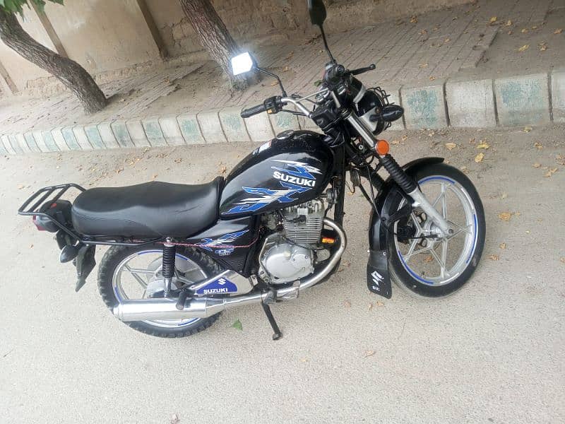 Suzuki GS 150 model 2021 5