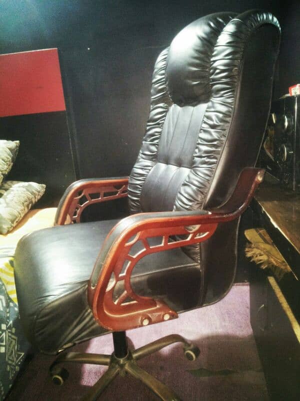 imported Executive chair 2