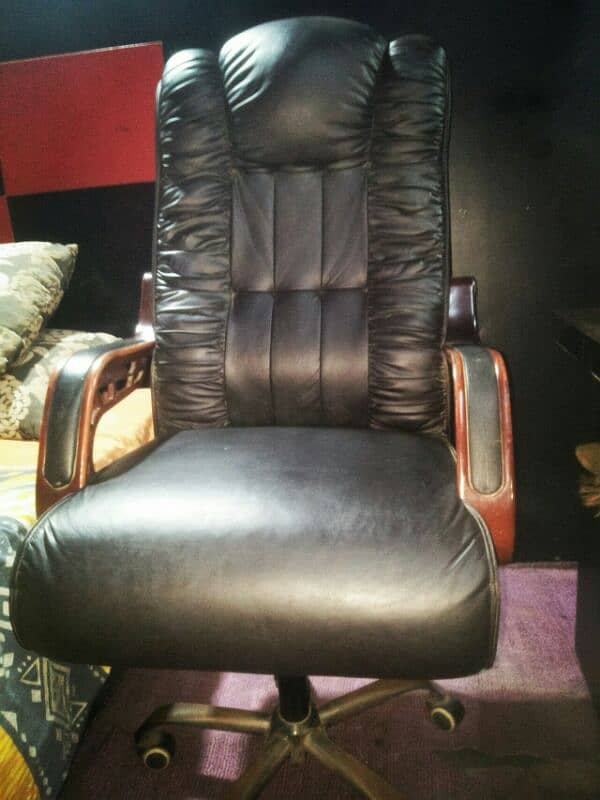 imported Executive chair 3