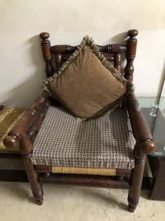 2 chair set with side table