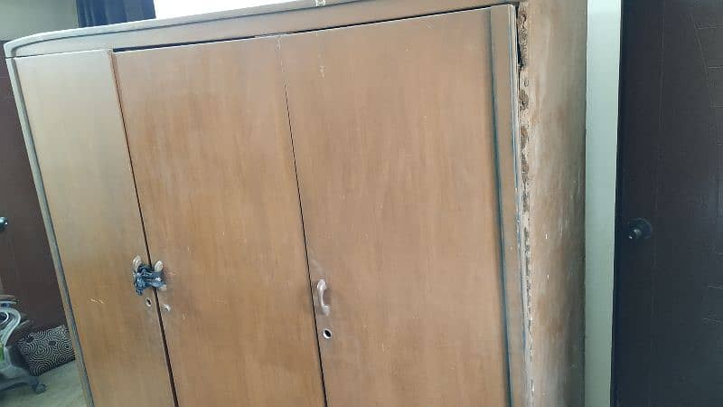 3 door Almari wardrobe 2