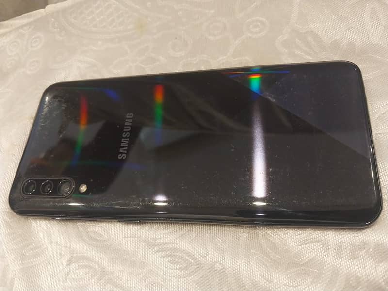 Samsung Galaxy A30s 3