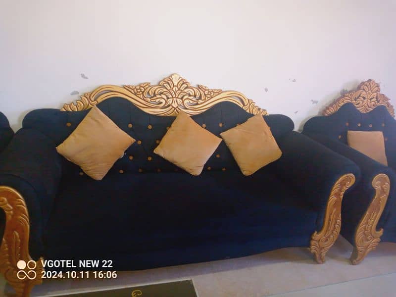 sofa set for sale  . . sofa is in good condition 0