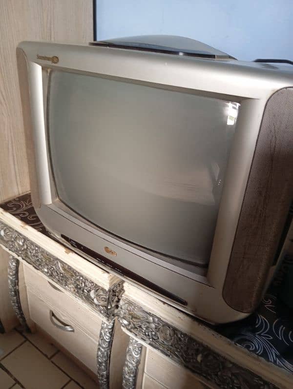 LG tv good condition 1