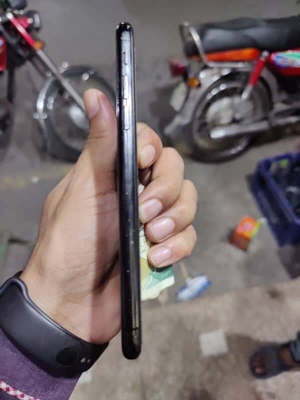 iPhone X 64gb all ok non pta Jv Face ID troue tone Sabb kuch ok Hy 1