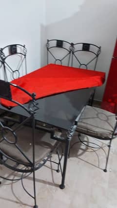 DINNING TABLE OF 6 CHAIRS FOR SALE URGENT 5/3 feet