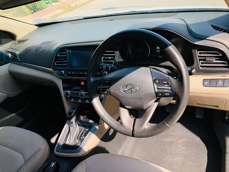 Hyundai Elantra 2021 18