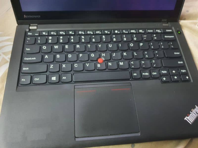 Lenovo thinkpad x240 laptop 4gb 256gb ssd 2