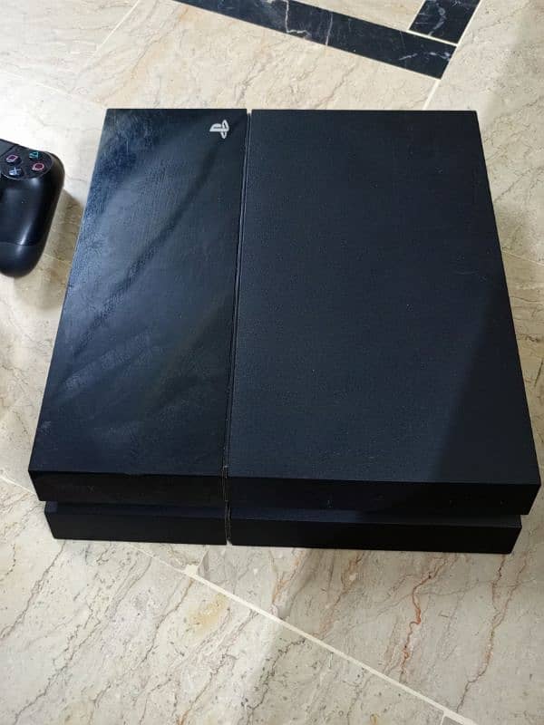 PS4 pro 1TB UK model 2