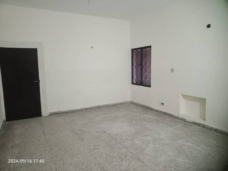 3kanal double storey house for rent for ofice use 34