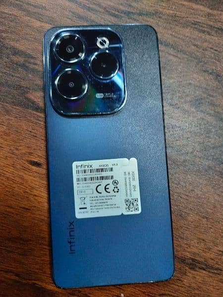 Infinix hot40 10/10 condition with box and charger 8