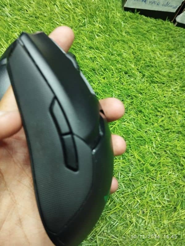 Rezer viper ultimate  Wireless mouse Rechargeable gaming mouse 4