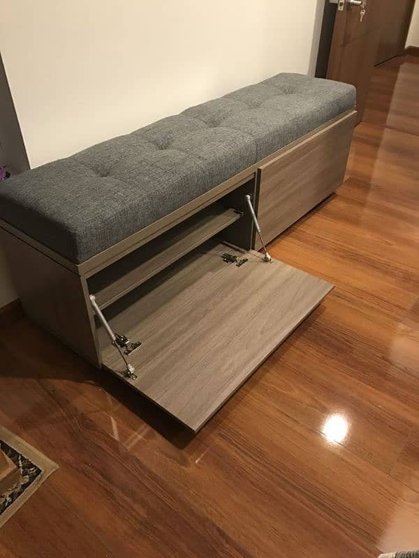 Best  and decent design, ottoman storage available. Cash on delivery . 9