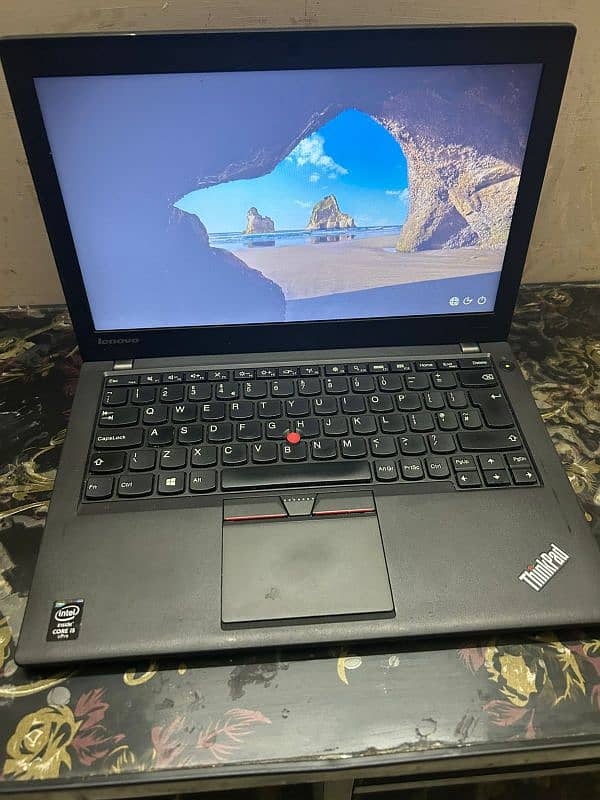 Lenovo X250 core i5 5th gn 8