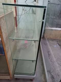 showcase urgent sale 12 mmglas