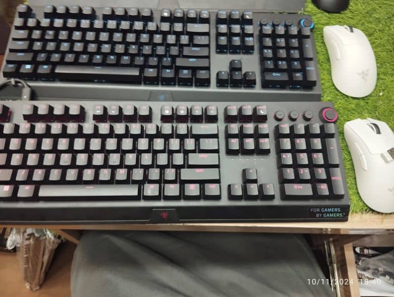 Razar blackwidow v3 pro  keyboard and mouse pair gaming mouse wireless 3