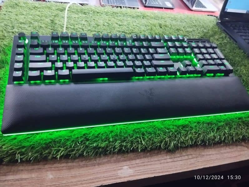 Razer blackwidow v4 pro  Razer gaming keyboard Full rgb keyboard 5