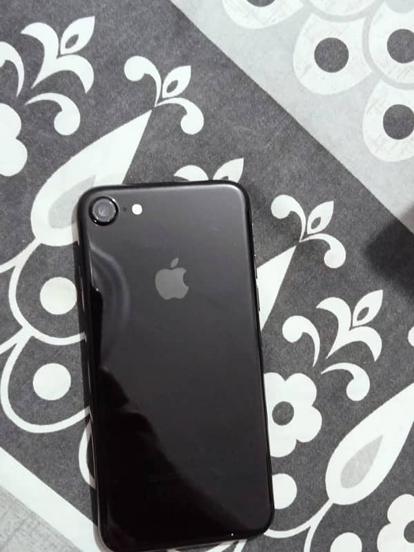 iPhone 7 - 128GB - PTA APPROVED 2