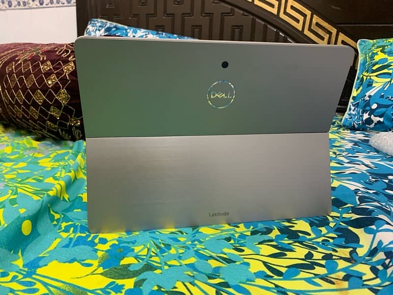 Dell 7200 2in1 - Core i5 8th Gen - 16gb ram 256gb ssd 0