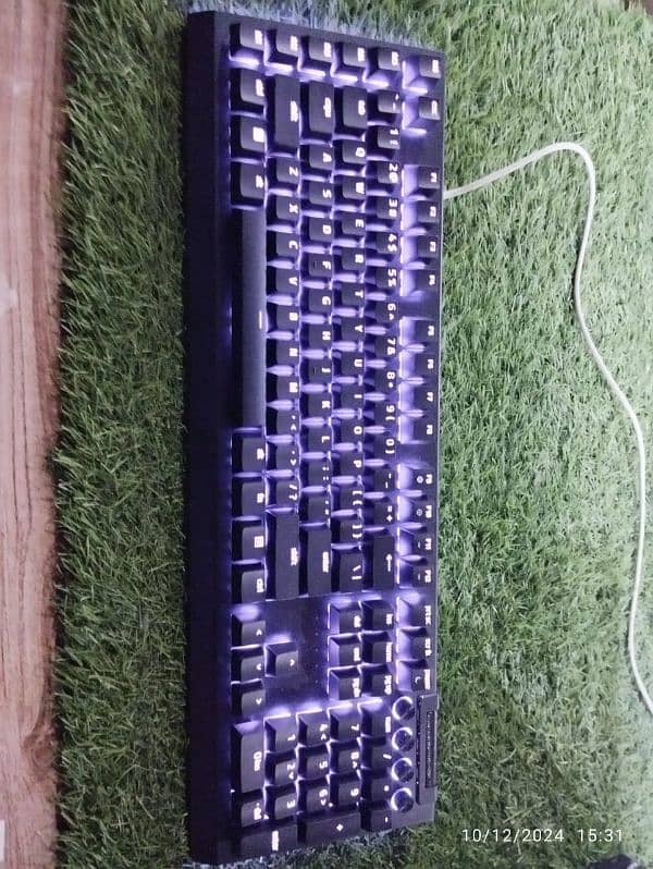 Razer blackwidow v4 Green switches Full rgb keyboard Machanical gaming 5