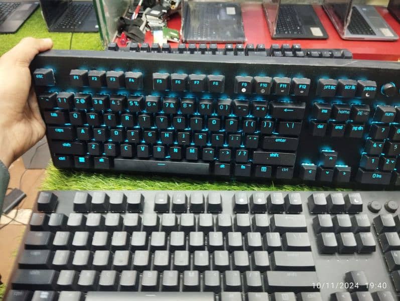 Razer blackwidow v3 pro gaming Keyboard Bluetooth + wireless 6