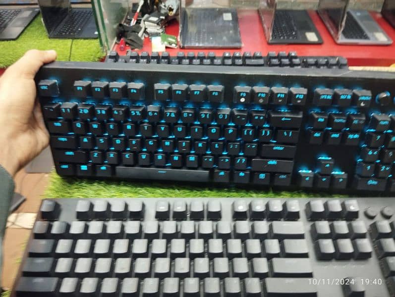 Razer blackwidow v3 pro gaming Keyboard Bluetooth + wireless 7