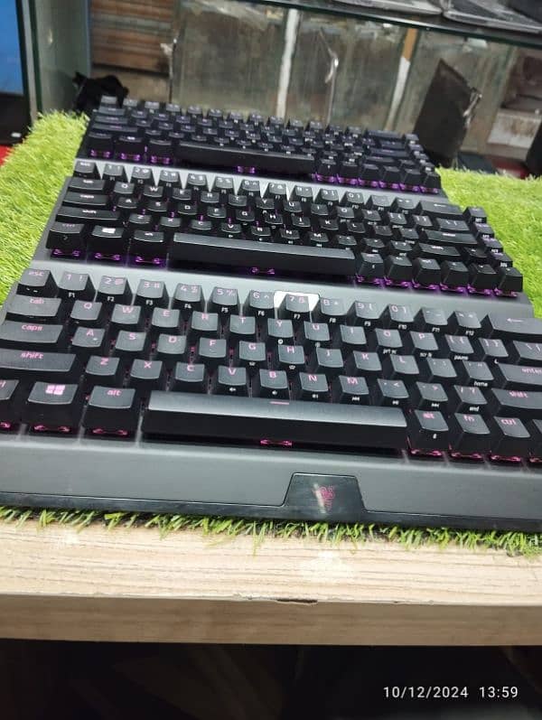 Razer blackwidow v3 mini hypersped Bluetooth+ wireless gaming keyboard 5