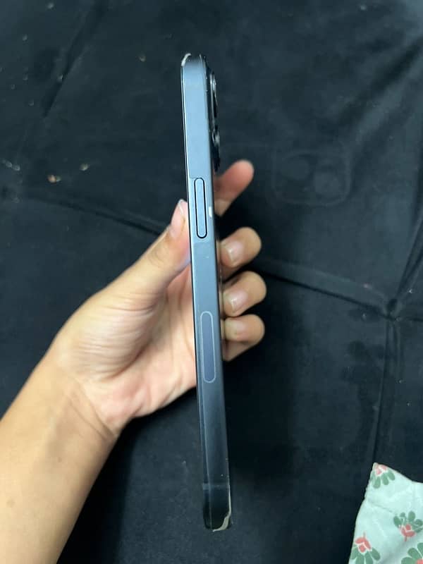 iPhone 13 all ok urgent sale 3